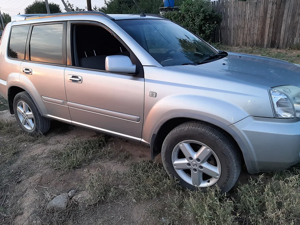 Nissan X-Trail — Накладки на колёсные арки · серые